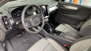 VOLVO XC40 2.0 B4 MHEV PLUS DARK DCT 5P