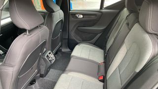 VOLVO XC40 2.0 B4 MHEV PLUS DARK DCT 5P