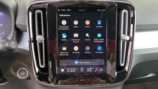 VOLVO XC40 2.0 B4 MHEV PLUS DARK DCT 5P