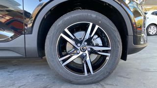 VOLVO XC40 2.0 B3 MHEV PLUS DARK DCT 5P