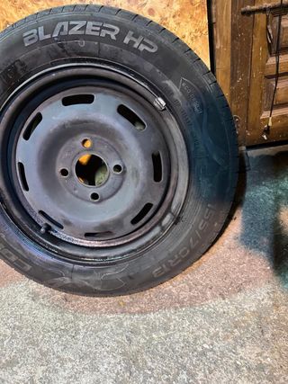 Llanta 13 4x100 con Neumático Blazer HP