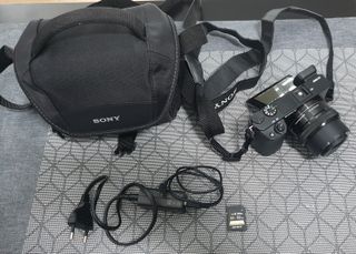 Sony Alpha A6000 + Obiettivo 16-50mm + Accessori