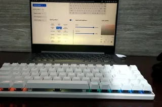 Teclado Mecánico RGB interruptores magnéticos