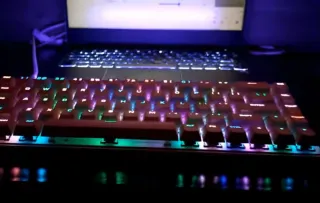 Teclado Mecánico RGB interruptores magnéticos
