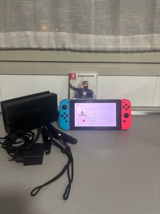 Nintendo Switch + FIFA 23 Legacy Edition