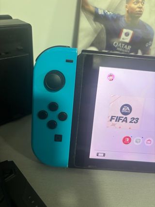 Nintendo Switch + FIFA 23 Legacy Edition