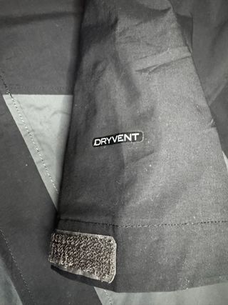 Chaqueta The North Face Negra y Gris