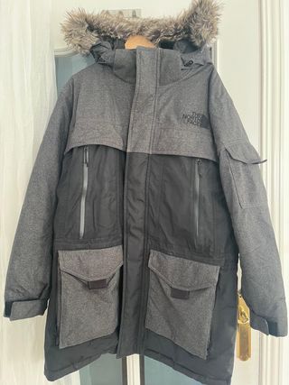 Abrigo The North Face gris y negra