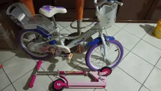 Bici Frozen e monopattino bambina
