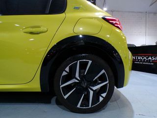 PEUGEOT e-208 GT Eléctrico 156 (115 Kw)