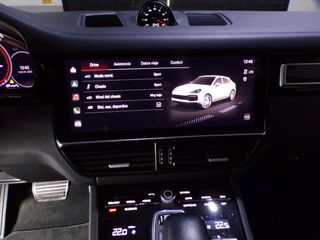 PORSCHE Cayenne Coupé GTS