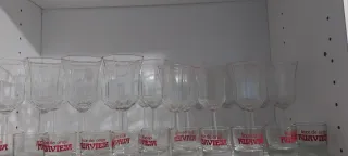 Juego de copas (12 unidades) de 3 tamaños.