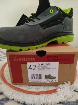 Zapatos de trabajo Bellota sin estrenar.