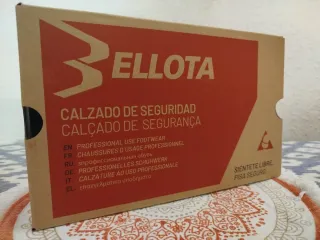 Zapatos de trabajo Bellota sin estrenar.