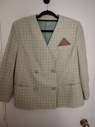 Traje de mujer cuadros verde y dorado