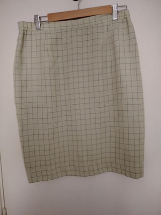 Traje de mujer cuadros verde y dorado