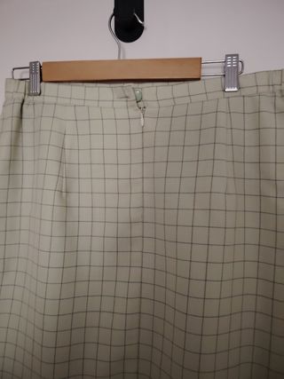 Traje de mujer cuadros verde y dorado