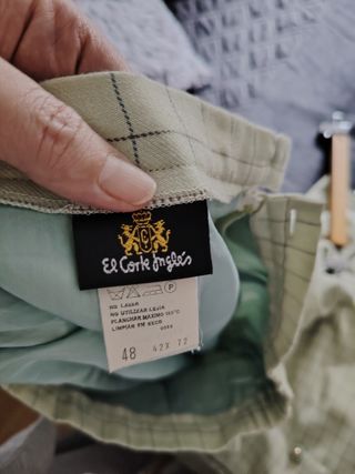 Traje de mujer cuadros verde y dorado