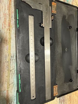 Calibrador de precisión francés