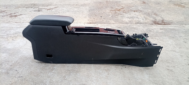 APOYABRAZOS CENTRAL CITROEN C4 BERLINA 1.5 HDI 13