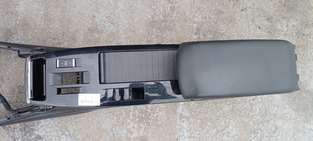 APOYABRAZOS CENTRAL CITROEN C4 BERLINA 1.5 HDI 13