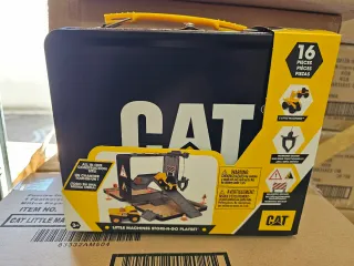 CAT Little Machines Store-N-Go Playset