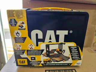 CAT Little Machines Store-N-Go Playset
