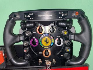 Volante Thrustmaster Ferrari F1 in set di due