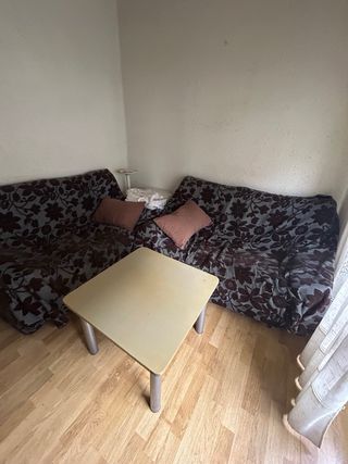 Set di due poltrone e tavolino