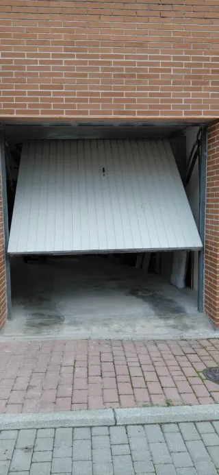 Puerta de garaje basculante