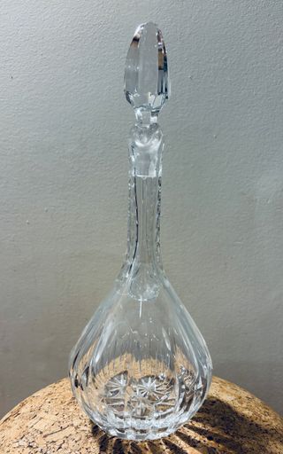 Jarra pra licor de vidrio tallado de 35cm