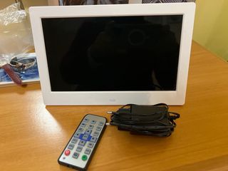 Cornice digitale bianca