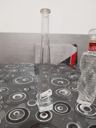 Set 2 bottiglie da collezione in vetro