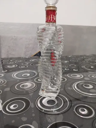 Set 2 bottiglie da collezione in vetro