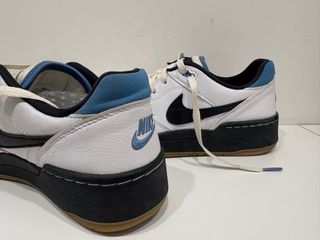 Nike Sneakers Uomo Bianche e Nere