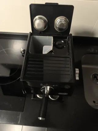 Cafetera Espresso DeLonghi + 3 Recambios de cazos