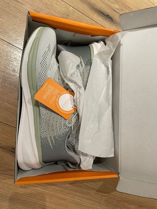 Zapatillas Refresh Unisex Gris y Naranja