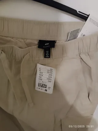 Pantalones cargo beige talla M