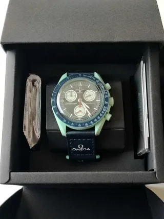 Orologio Swatch Moonswatch, modello Mission on Earth