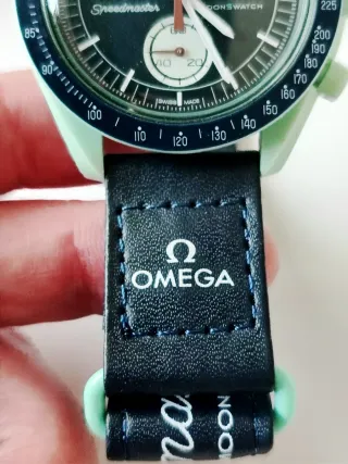 Orologio Swatch Moonswatch, modello Mission on Earth