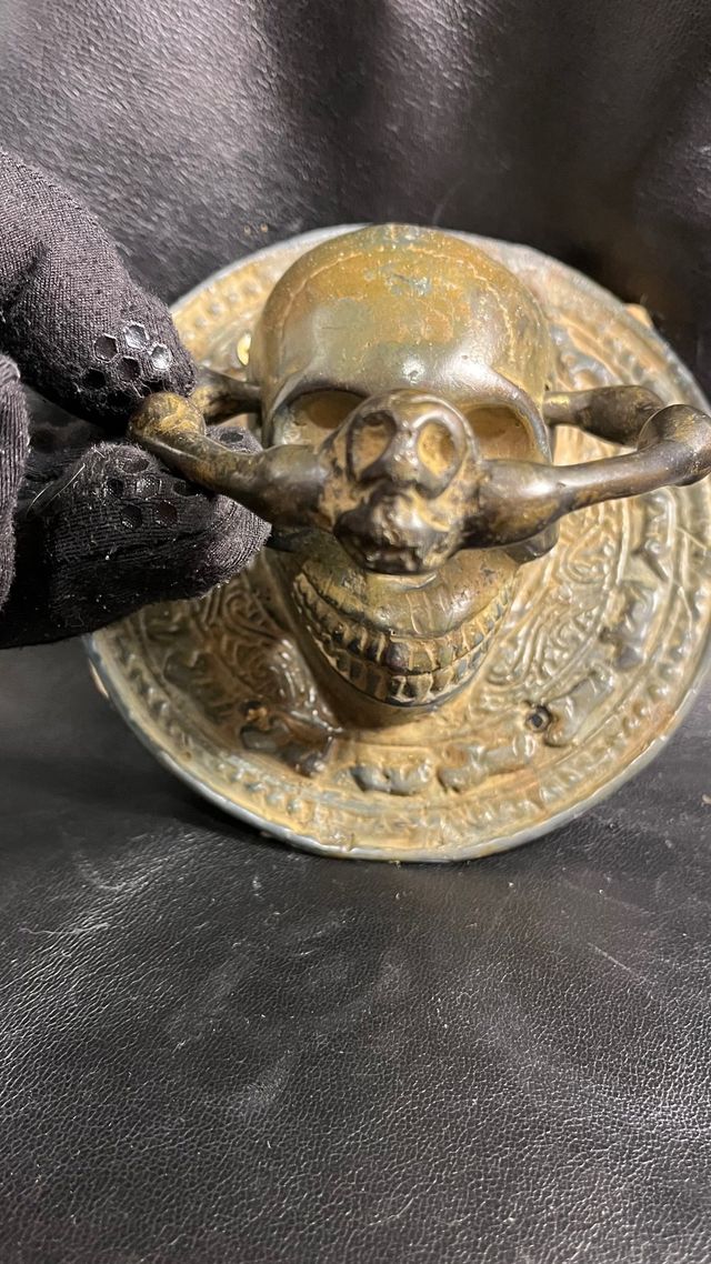 Tirador Puerta Calavera