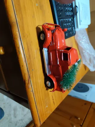 Camión de Navidad Rojo Juguete. Nuevo. En su caja.