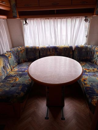 Caravana LMC en muy buen estado con avance,cocina