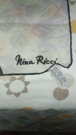 Foulard in pura seta Nina Ricci autentico