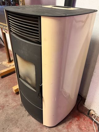 Estufa Pellet para 300m2. 13kw Beige/Negro