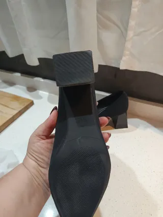 Zapatos de tacón Zara negros