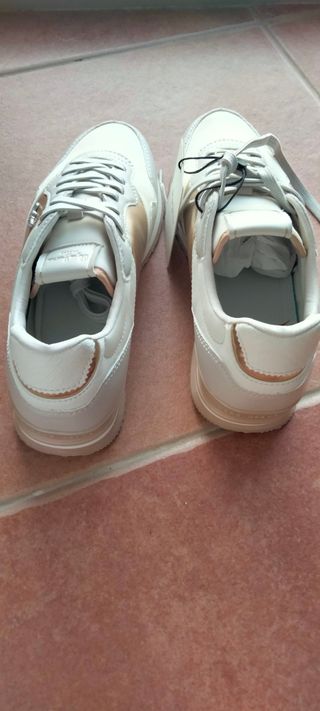Deportivas Pepe Jeans Blancas y Doradas