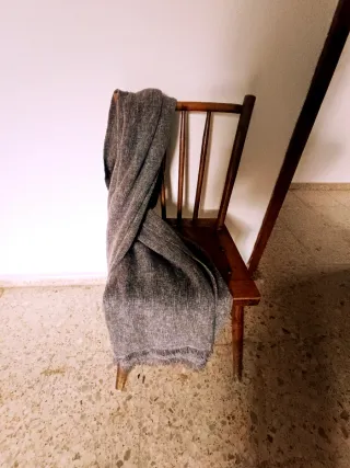 Manta decorativa gris