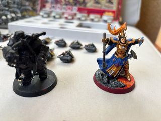 Lote Warhammer: Caja, Pinturas y Figuras