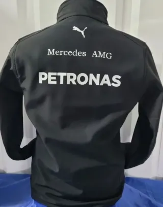 Chaqueta Mercedes petronas